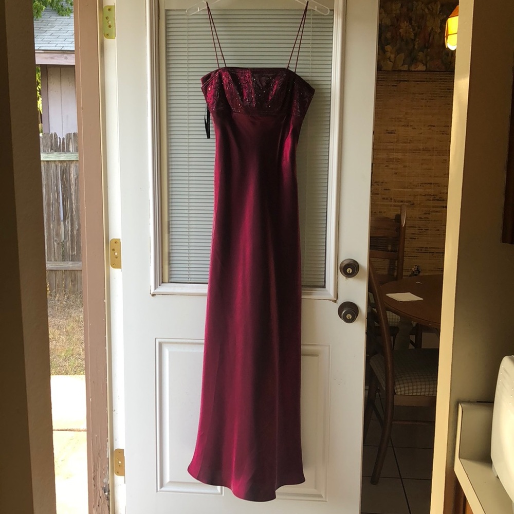 Morgan and Co burgundy long dress size 3/4